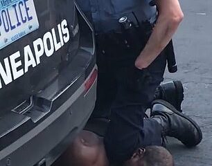 Mineapolis cop murders black man with knee on neck